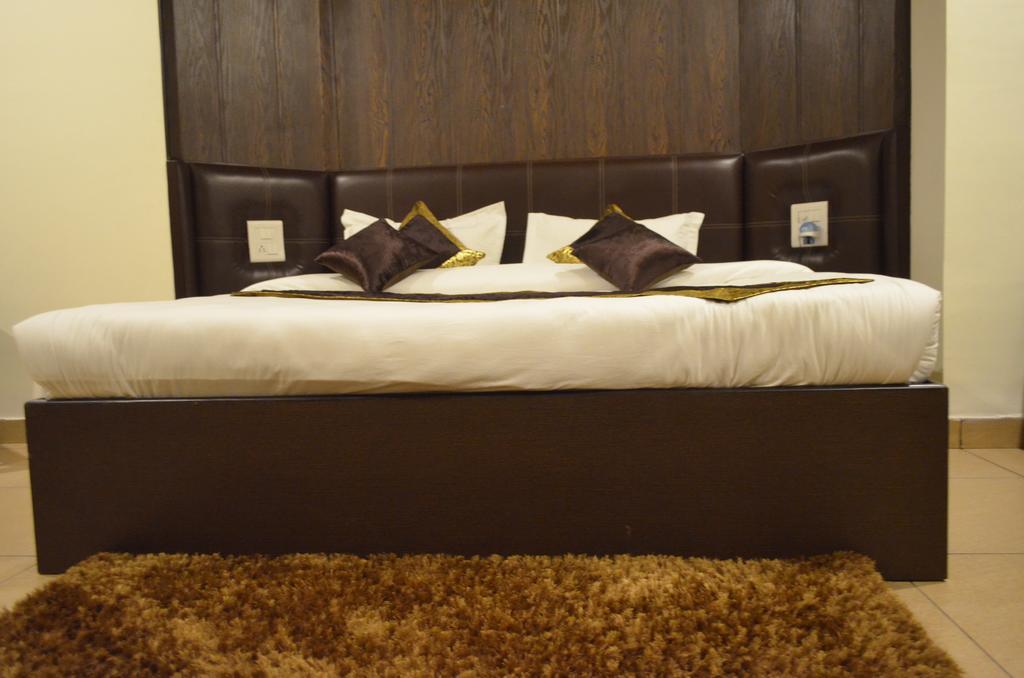 Red Orchid Meerut Quarto foto
