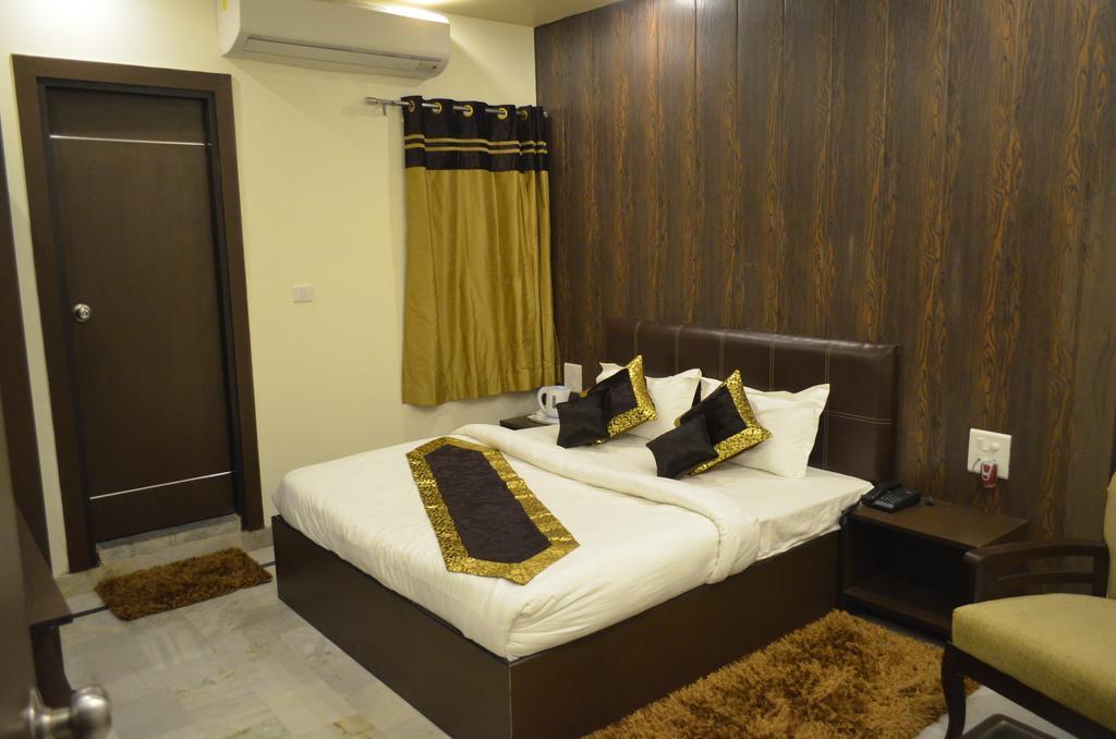 Red Orchid Meerut Quarto foto