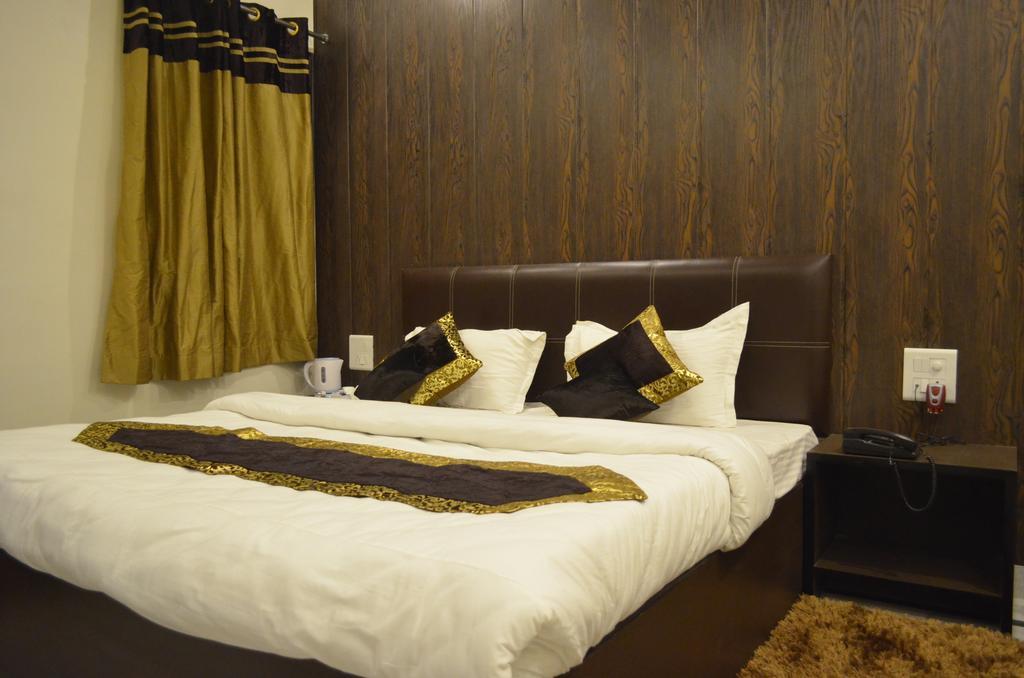 Red Orchid Meerut Quarto foto