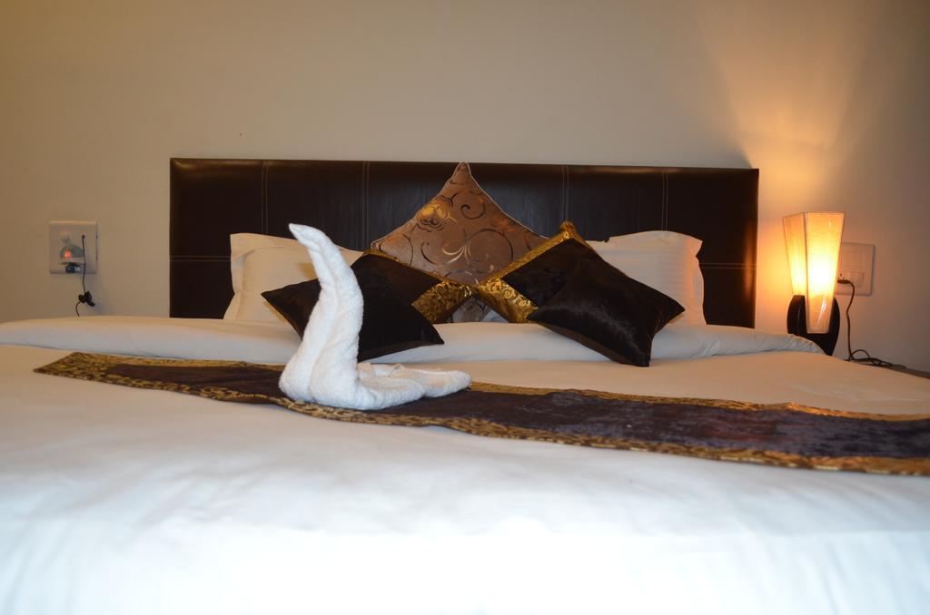 Red Orchid Meerut Exterior foto