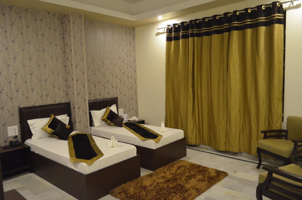 Red Orchid Meerut Quarto foto